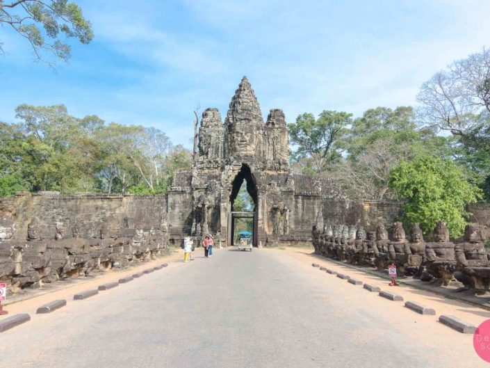 south gate entrance to angkor thom