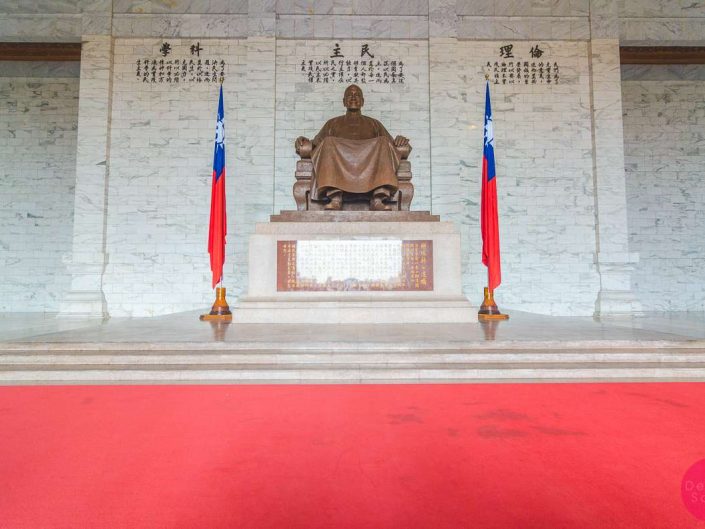 Chiang Kai-shek statue